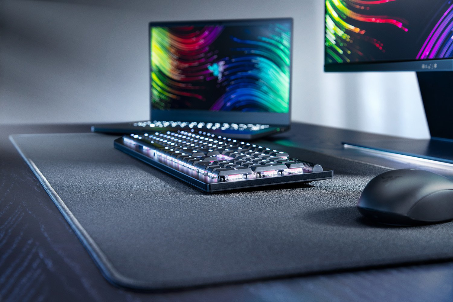 Razer DeathStalker V2 Pro Gaming Keyboard Dual Wireless Optical Red Switches RGB UK Layout QWERTY